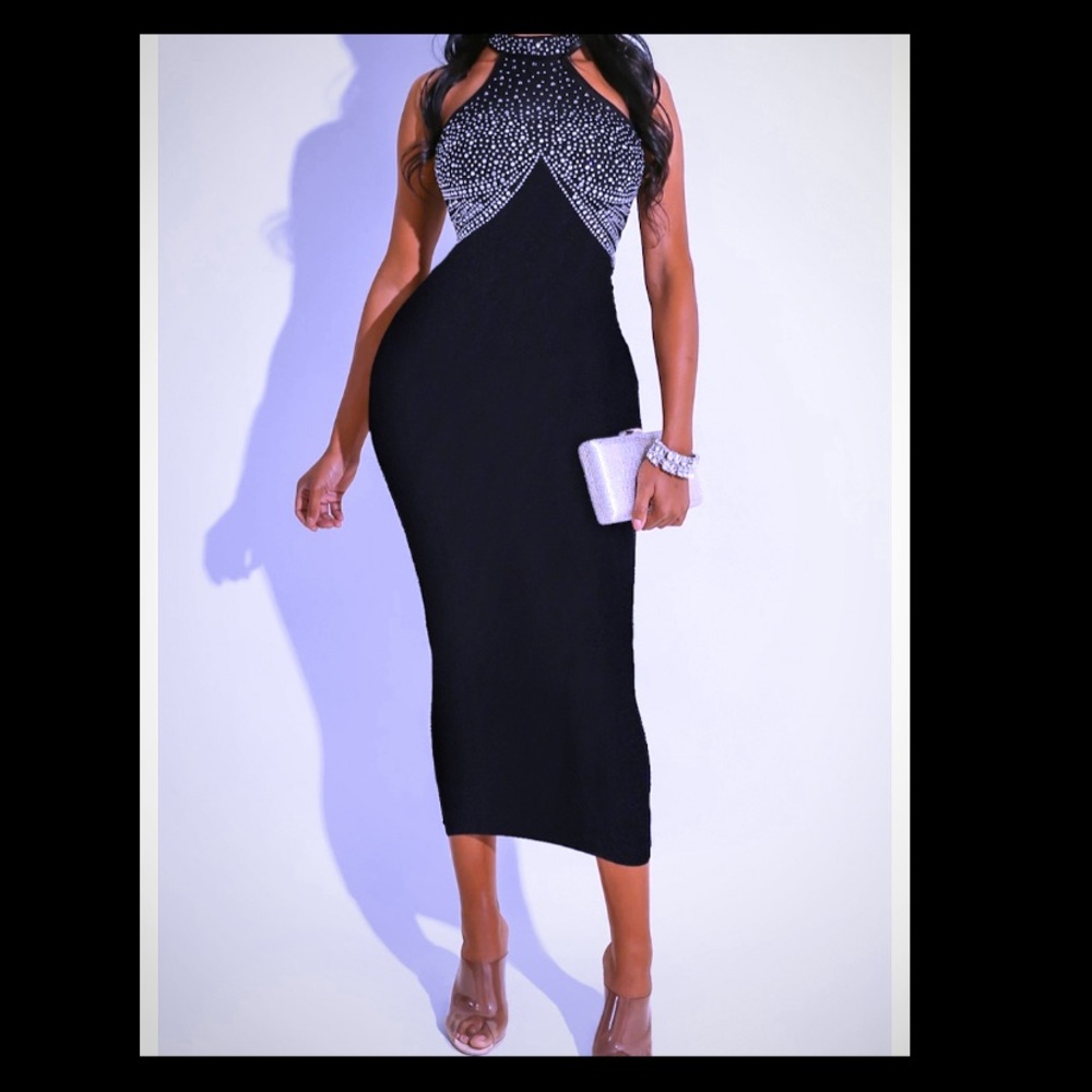 Elegant yet sexy knee length dress!